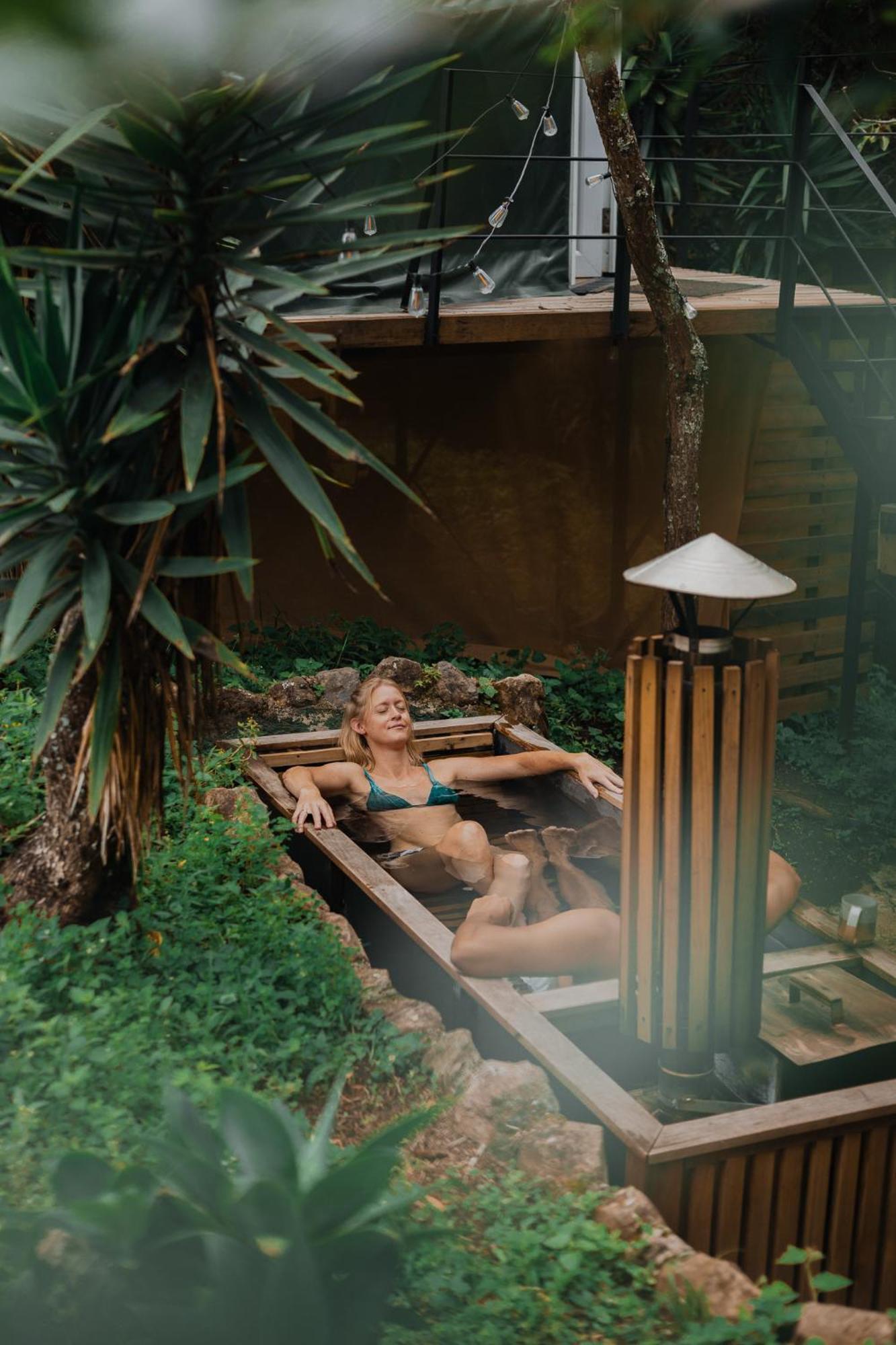Las Cupulas At Earth Lodge Antigua Exterior photo
